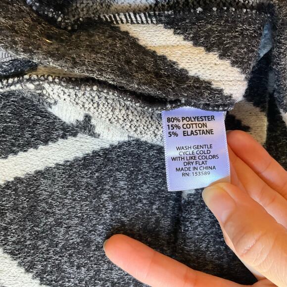 NOM Women Knit Blouse size XL Long Sleeve Crew Neck Stretchy Plaid Black & White - Picture 7 of 9